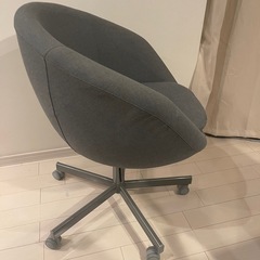 IKEA skruvsta スクルーヴスタ キャスター付きの画像