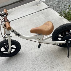 自転車になるキックバイク　後付けペダルつき