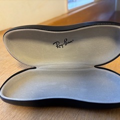 レイバン　Ｒａy➖Bａｎのメガネケースのみの画像