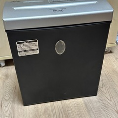 《お話中です！！！》【訳あり】あると便利‼家庭用シュレッダー‼動...