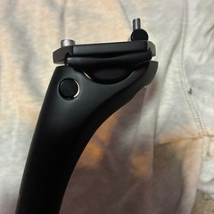 カーボンシートポスト　25.4mmの画像