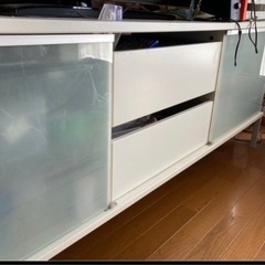 IKEAのテレビボード　テレビ台の画像