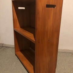 木製の棚、本棚の画像