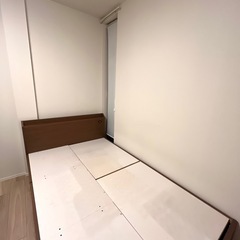 ニトリ　セミダブル 収納付きベッドフレームの画像