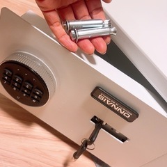期間限定出品:家庭用小型金庫(未使用)
