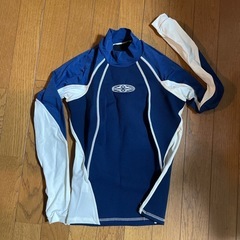 ラッシュガード　ウェットスーツ？