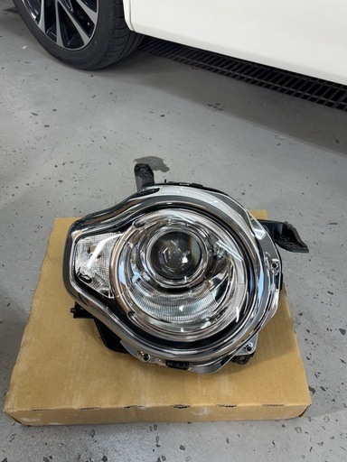 ハスラー　新品ヘッドライト