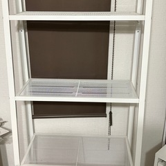 4/22 にとりにきていただける方限定！ IKEA (イケア) LERBERG ルーべリラックシェルフユニット, ホワイトコンテンポラリー　ワイヤーネット2個の画像