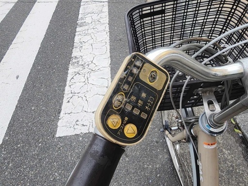 『ＳＡＬＥ　３０％』　電動自転車　ヤマハ　２６インチ　バッテリー　充電器　付き　3変速　配達可能