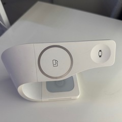 3台同時充電可能なワイヤレススタンド      