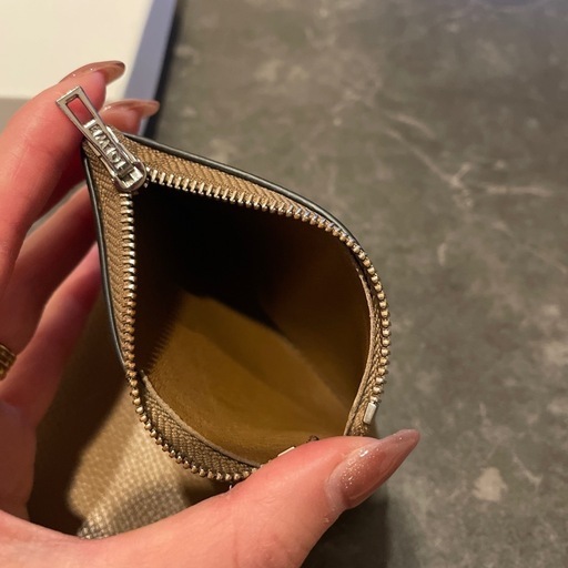 決まりました　ロエベ  二つ折り財布　レシート　箱付き