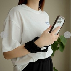 terawear emuスマホストラップ　フリルブラックの画像