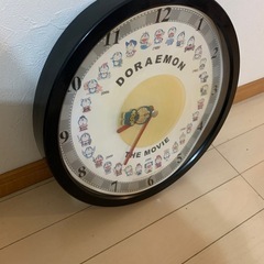ドラえもんの壁掛け時計の画像