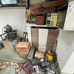 【必要なもののみお持ち帰り下さい】農機具、工具たくさんあります。
の画像