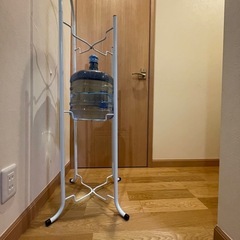 アクアクララ ウォーターサーバーボトルスタンドラック 約12L×3段の画像