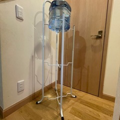 アクアクララ ウォーターサーバーボトルスタンドラック 約12L×3段の画像