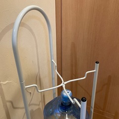 アクアクララ ウォーターサーバーボトルスタンドラック 約12L×3段の画像