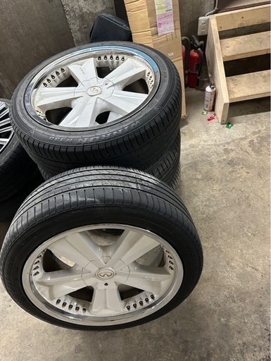 お取引中デリカD5で使用　20インチホイール