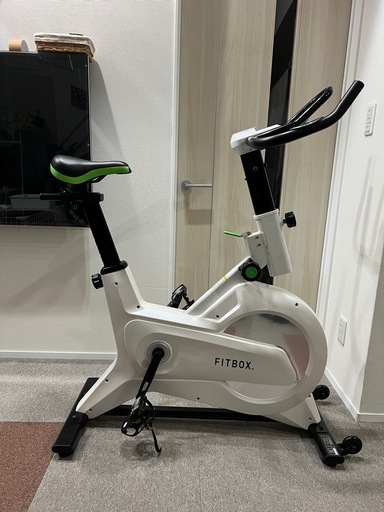 エアロバイク　スピンバイク　ホワイト