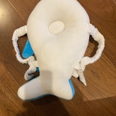 赤ちゃん　転倒防止　サメの画像