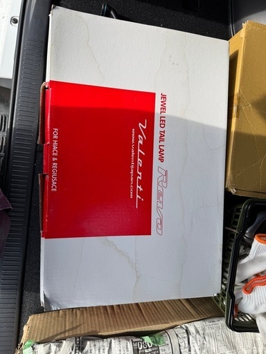 200系ハイエースバン ヴァレンティテールランプ