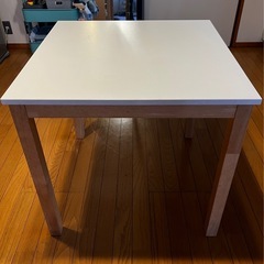 ダイニングテーブル