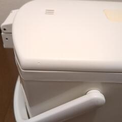 アイリスオーヤマ　電気ポットIMHD-022-W　2019年製の画像