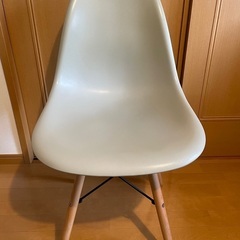 モダンデコ　ダイニングチェアの画像