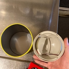 ミニオン缶　ゴミ箱の画像