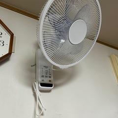 扇風機　壁掛け式