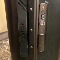 BALLY キャリーケース、スーツケースの画像