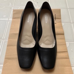 ベネビス　黒パンプス　24.5㎝Ｅサイズ