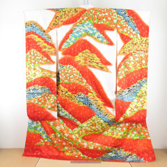 振袖 オレンジ色ｘ白色ｘ多色 ぼかし染め 紅葉に菊や竹文様 箔入り 刺繍入り 地紋入り 正絹 広衿 成人式 仕立て上がり 身丈172cm 【キモノオフ野々市若松店】の画像