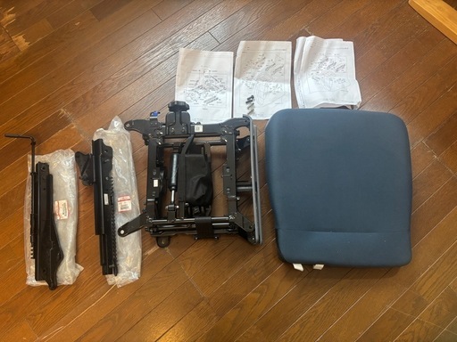 MITSUBISHIキャンターワイドのサスペンションシート