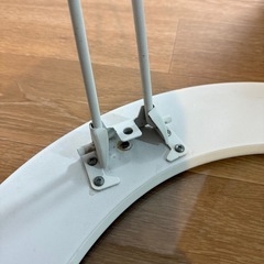 折りたたみガラステーブルの画像