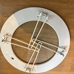 折りたたみガラステーブルの画像