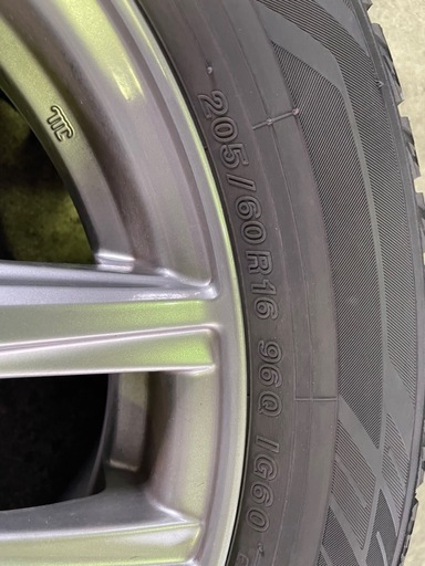 スタッドレスタイヤ4本　205/60R16 ホイール付き16インチ