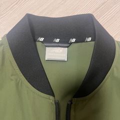 美品！ニューバランス　Tenacity ボンバーウーブンジャケットの画像