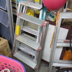 脚立 あります。2000円より