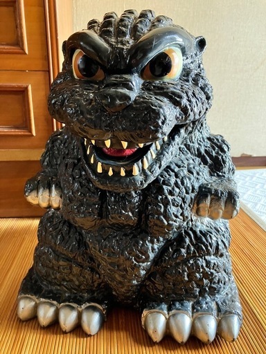 超‼️希少な‼️ゴジラ‼️貯金箱