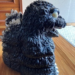もう…2度と手に入らない‼️ゴジラ貯金箱‼️の画像