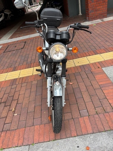 【YAMAHA YB125SP】 低走行　リアボックス付き