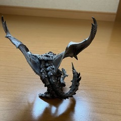リオレウス希少種フィギュア
の画像