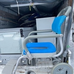 ウチエ シャワーキャリー お風呂 入浴用車椅子の画像