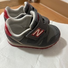 ニューバランス　グレーの画像