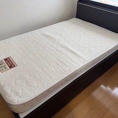 セミダブルベッド　マットレス付き　収納棚付き
