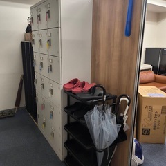 事務所で貴重品入れとして使っていたロッカーになります。