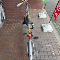 20インチ　外装6段変速　サスペンション付き折り畳み自転車　黄色の画像
