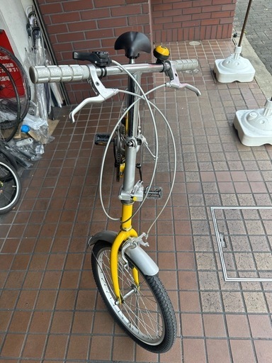 20インチ　外装6段変速　サスペンション付き折り畳み自転車　黄色