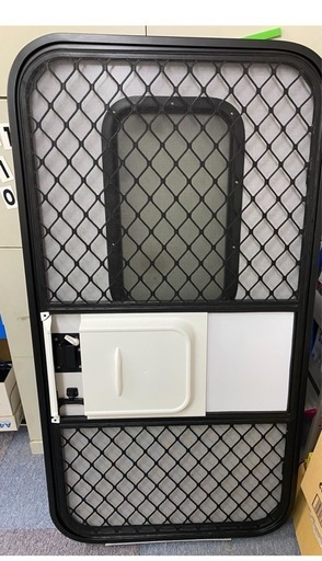 キャンピングカードア